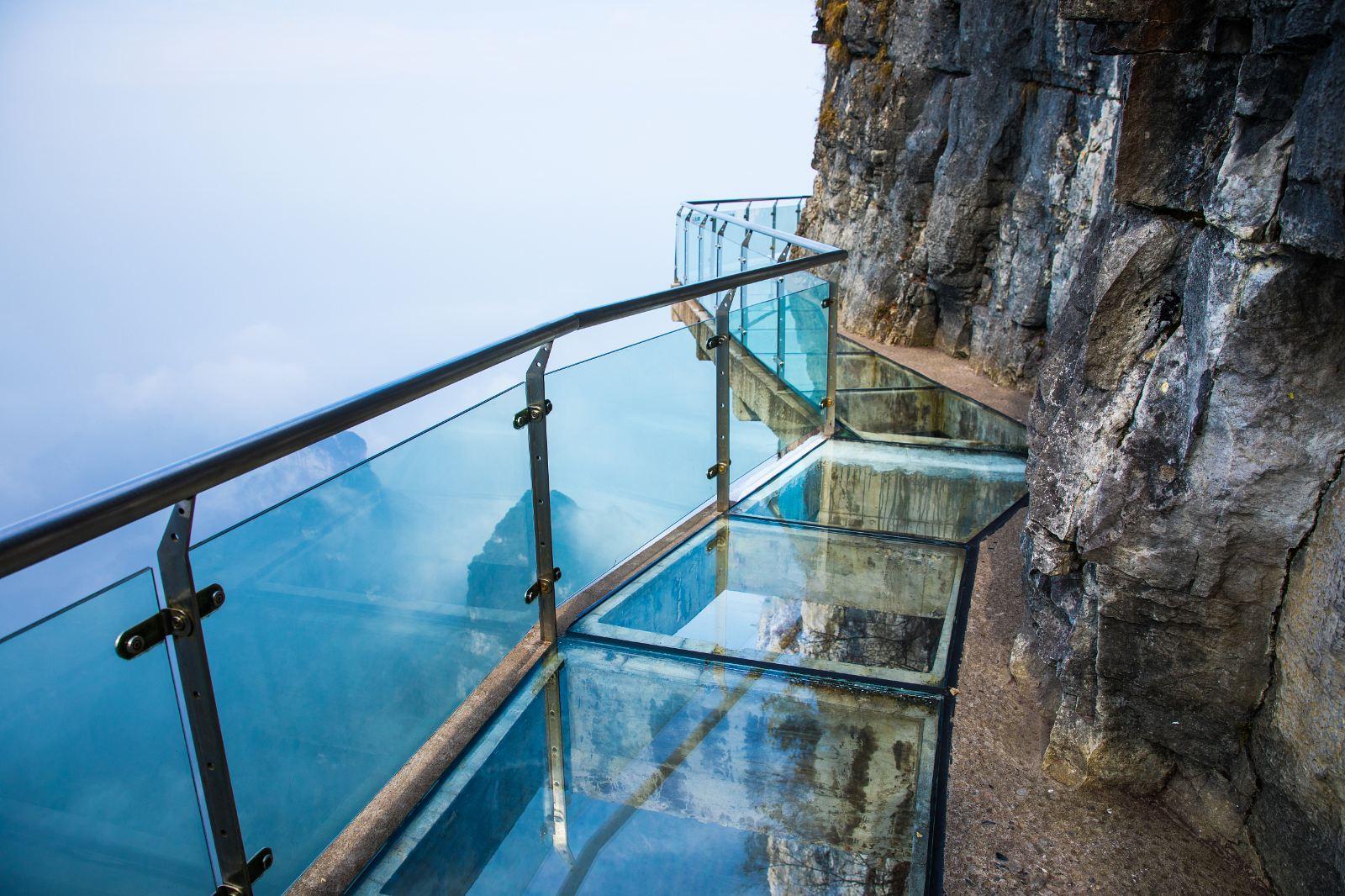 TianMen-Cave-and-Glass-Skywalk
